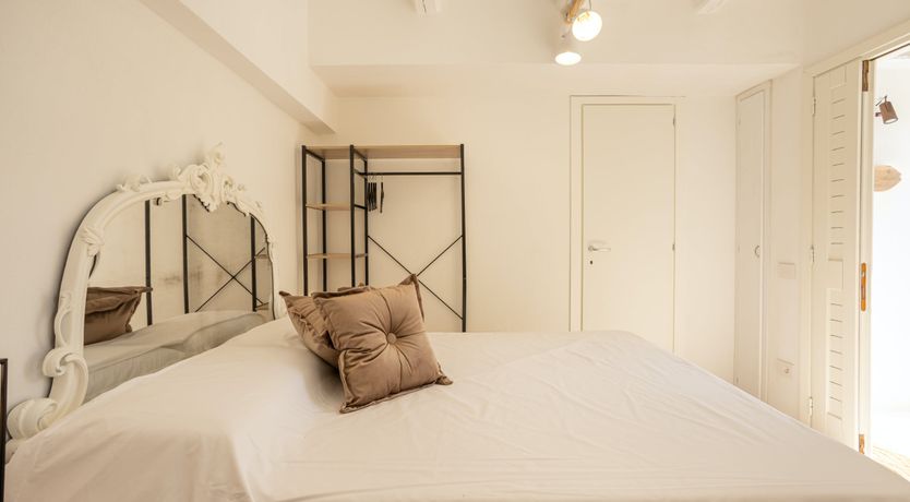 Photo of The Black Rose