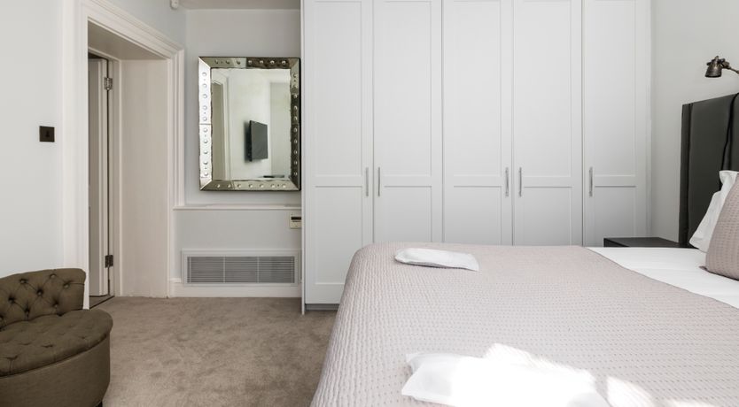 Photo of The Queen's Nod