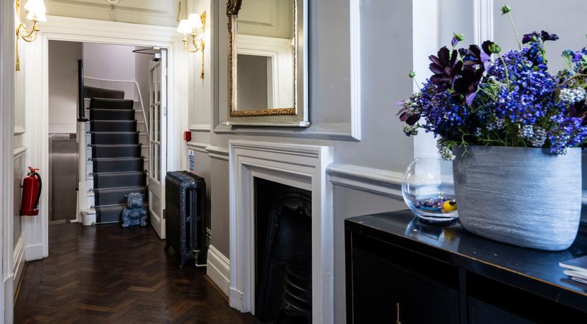 Photo of The Queen's Nod