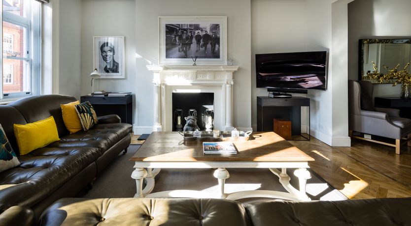 Photo of The Queen's Nod