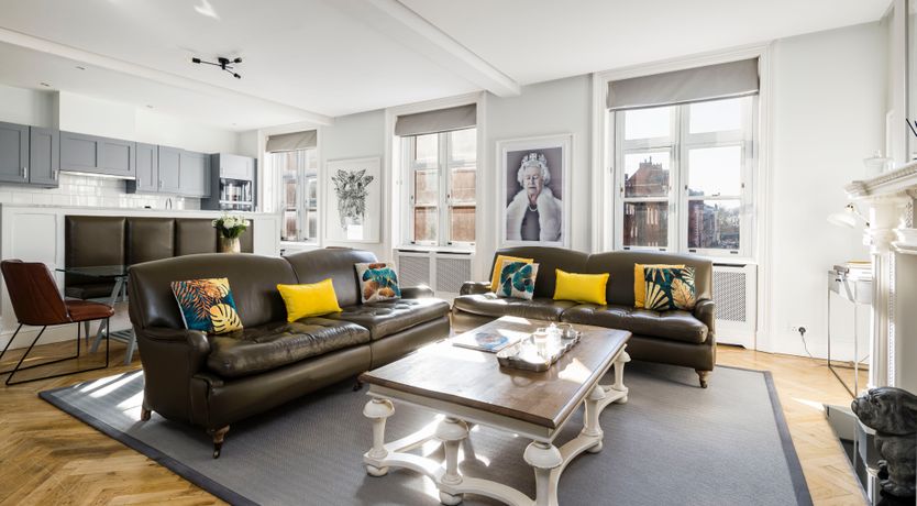 Photo of The Queen's Nod