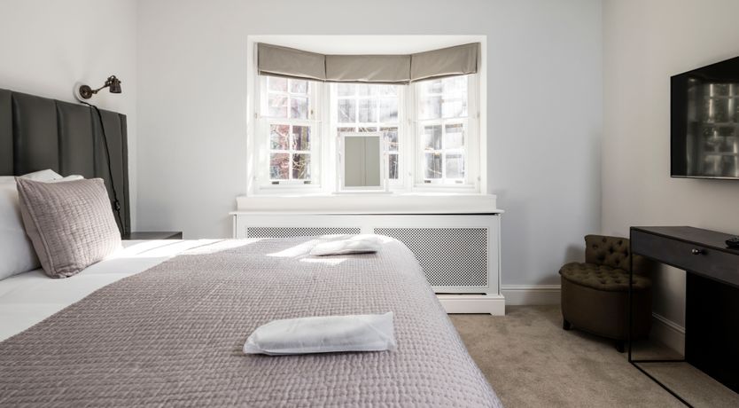 Photo of The Queen's Nod