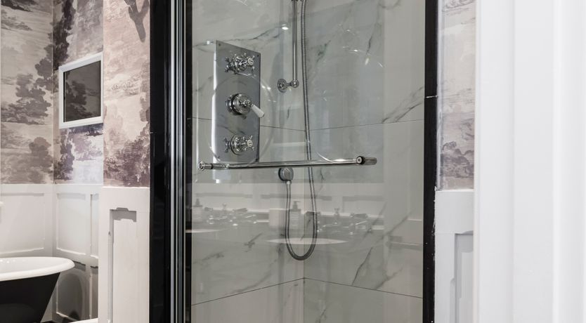 Photo of The Queen's Nod