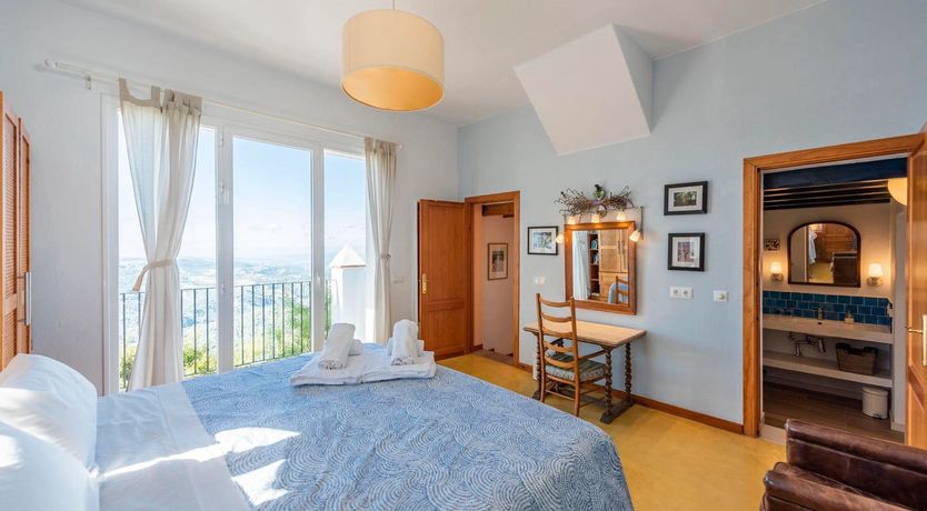 Photo of Spanish Blue