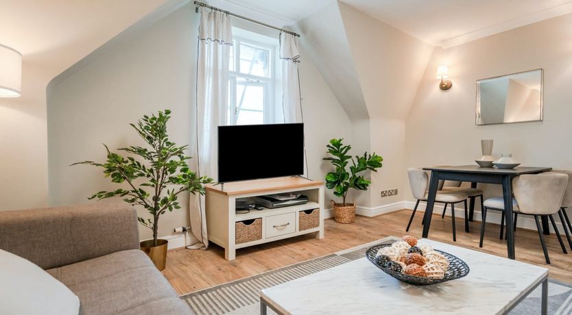 Photo of Roaring London