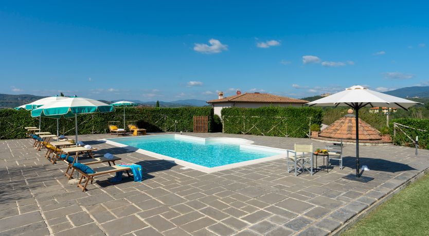 Photo of Olives & Roses