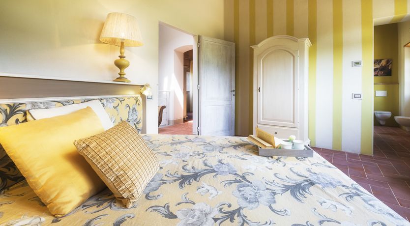 Photo of Olives & Roses