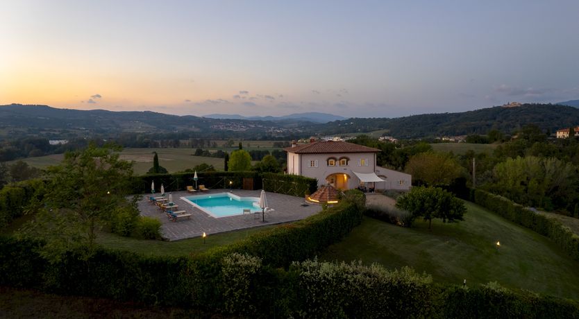 Photo of Olives & Roses