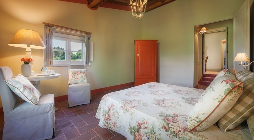 Photo of Olives & Roses