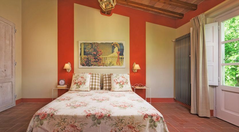 Photo of Olives & Roses