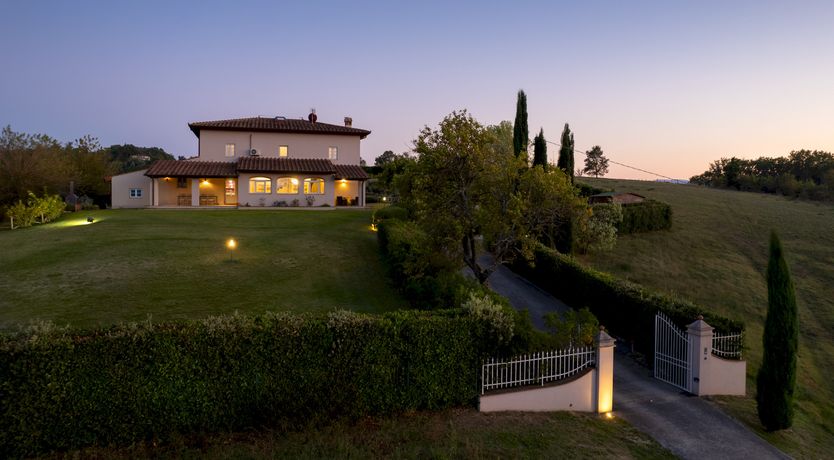 Photo of Olives & Roses