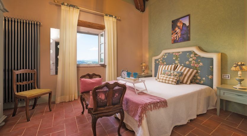 Photo of Olives & Roses