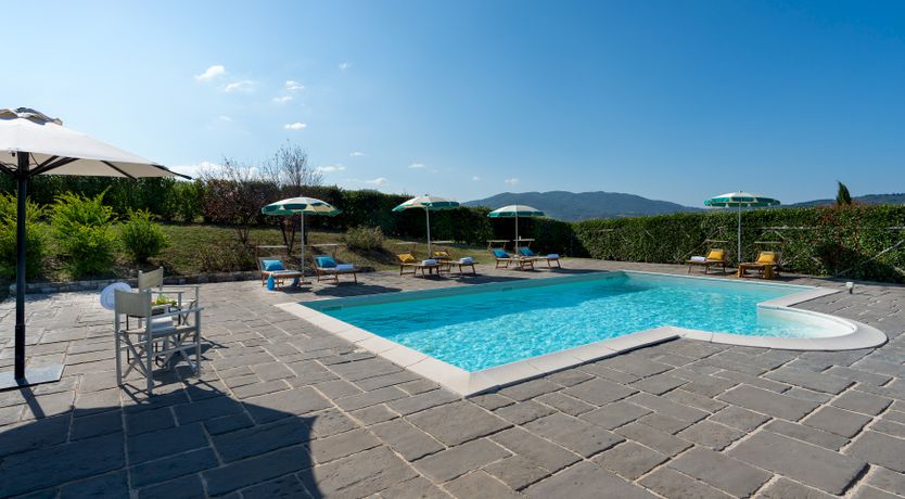 Photo of Olives & Roses