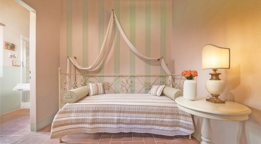 Photo of Olives & Roses