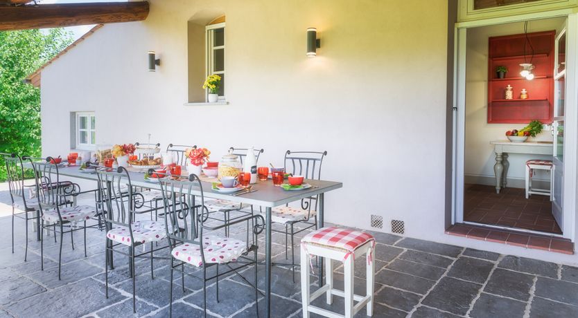 Photo of Olives & Roses