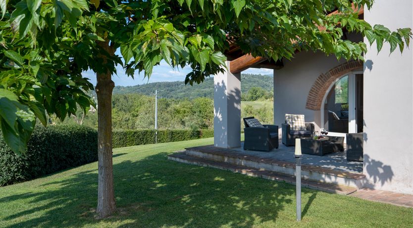 Photo of Olives & Roses