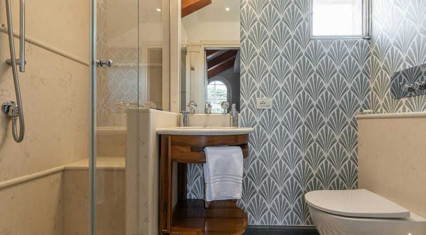 Photo of Venice, I Can Feel the Waves