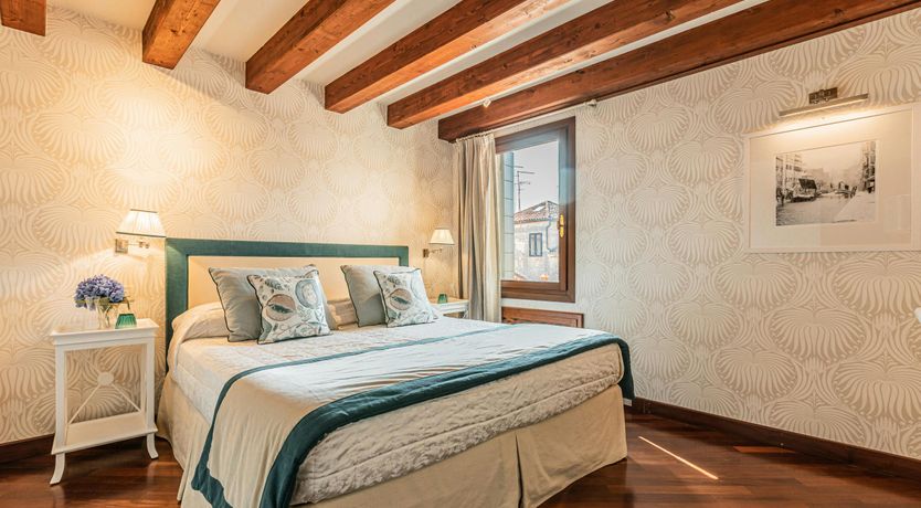 Photo of Venice, I Can Feel the Waves