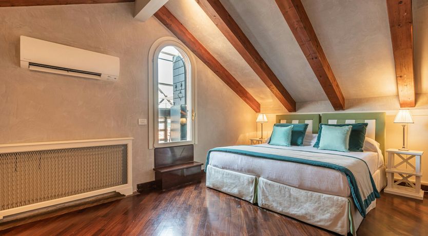 Photo of Venice, I Can Feel the Waves