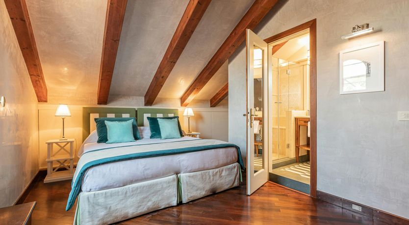 Photo of Venice, I Can Feel the Waves