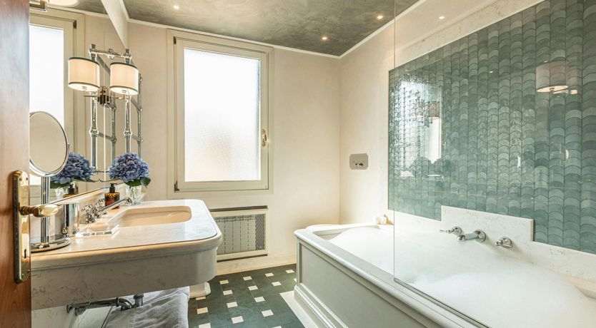 Photo of Venice, I Can Feel the Waves