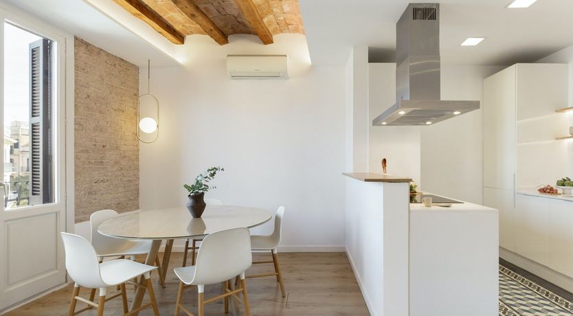 Photo of Tiptoes On The Roof