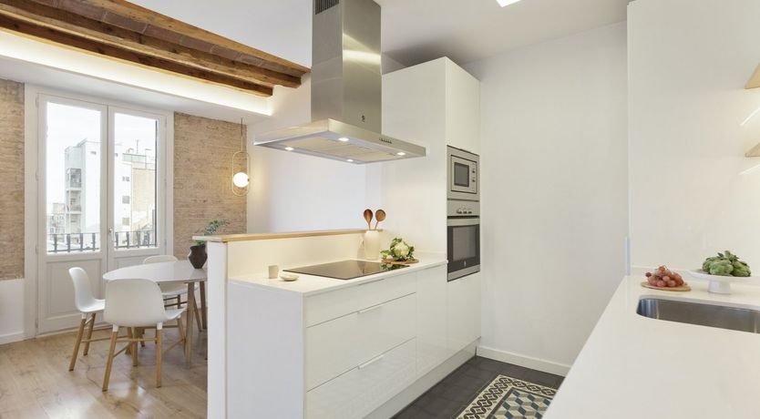 Photo of Tiptoes On The Roof