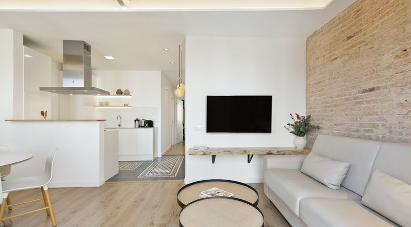 Photo of Tiptoes On The Roof