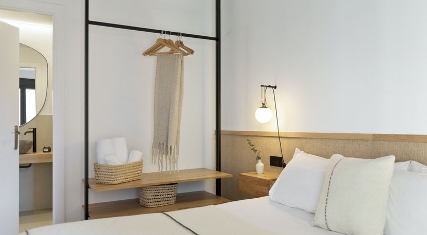 Photo of Tiptoes On The Roof