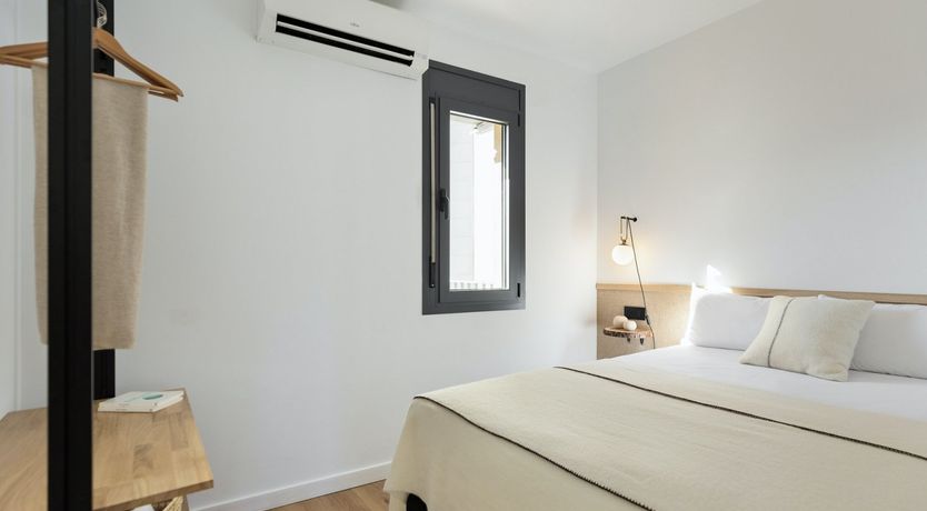 Photo of Tiptoes On The Roof