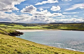 Bask in the Bay Holiday Cottage