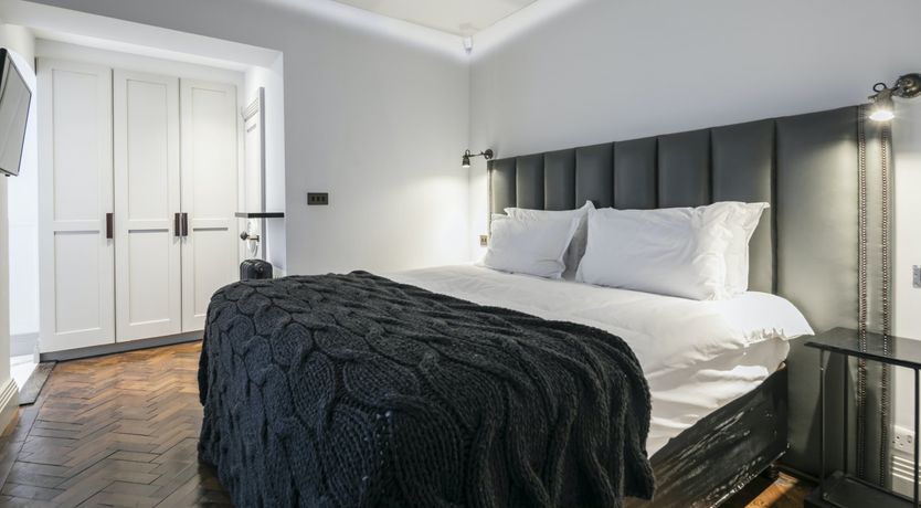 Photo of The Ritzy Rose