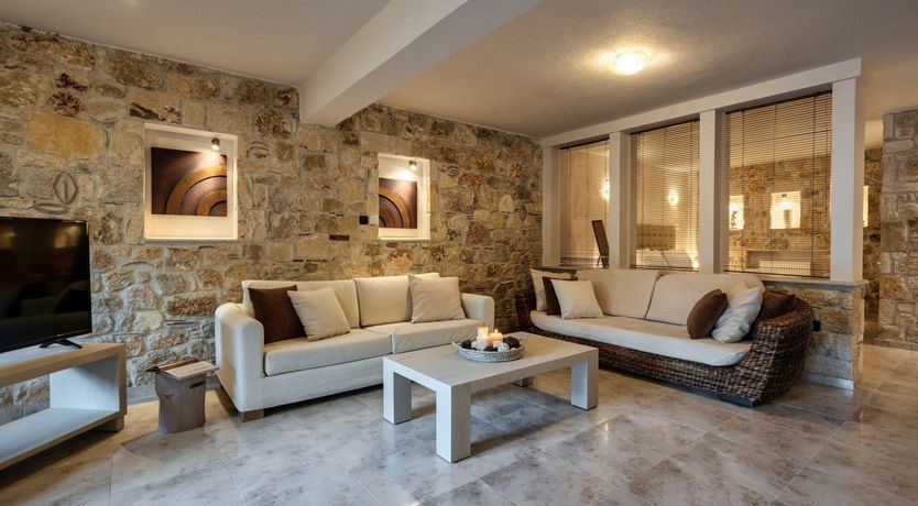 Photo of White Horizon