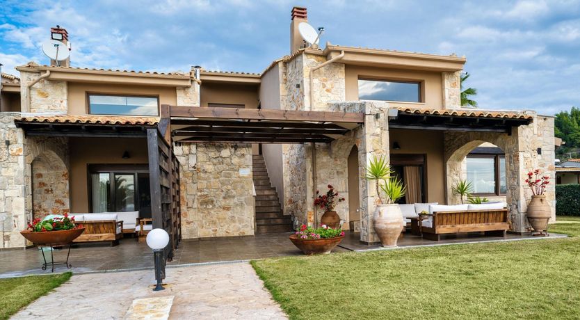 Photo of White Horizon