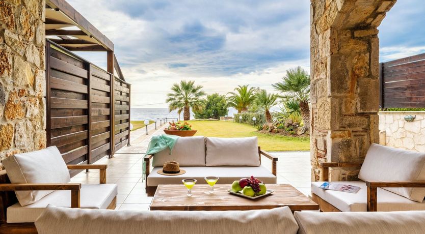 Photo of White Horizon