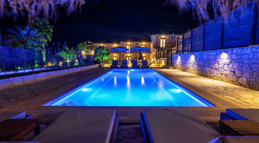 Photo of White Horizon