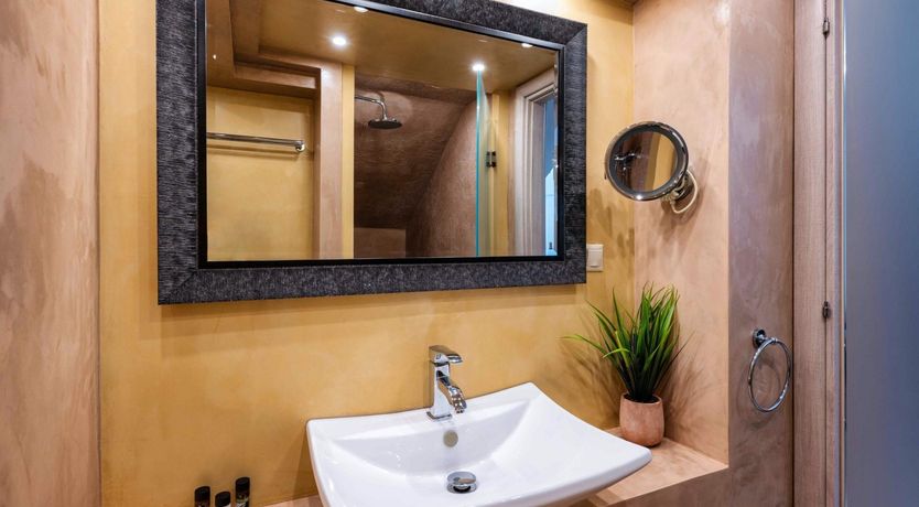 Photo of White Horizon