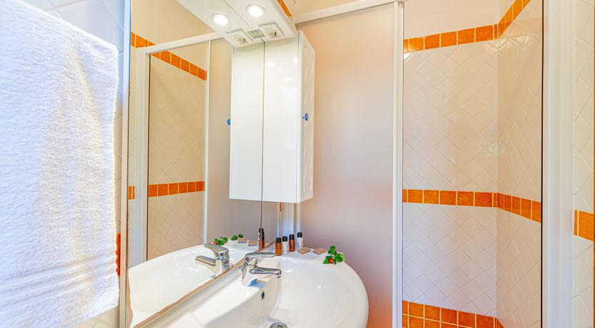 Photo of Apples & Oranges