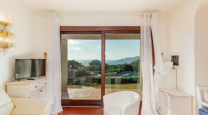 Photo of Apples & Oranges