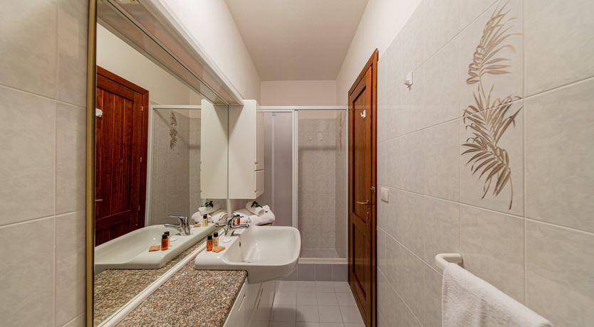 Photo of Apples & Oranges