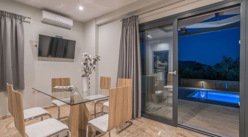 Photo of Sun-Hued Harmony