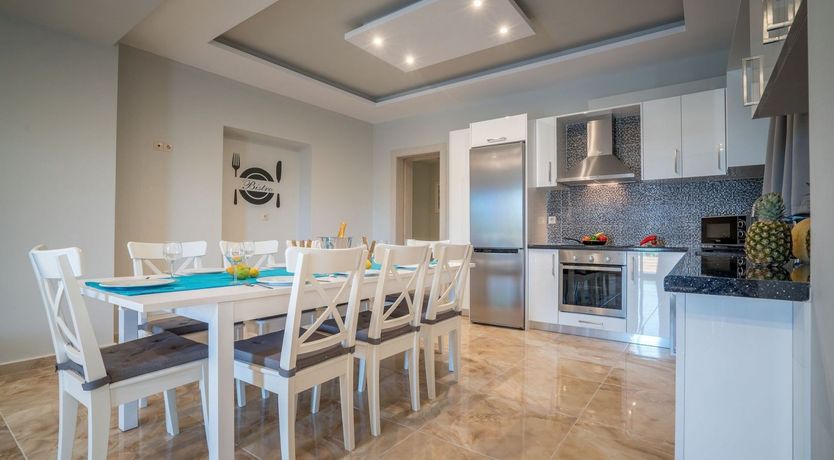 Photo of Sun-Hued Harmony