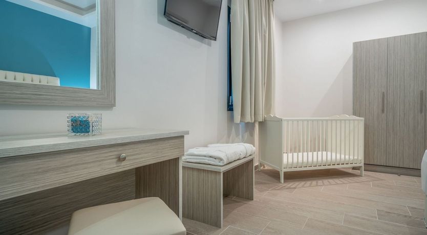 Photo of Sun-Hued Harmony