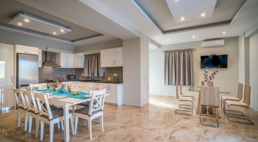 Photo of Sun-Hued Harmony