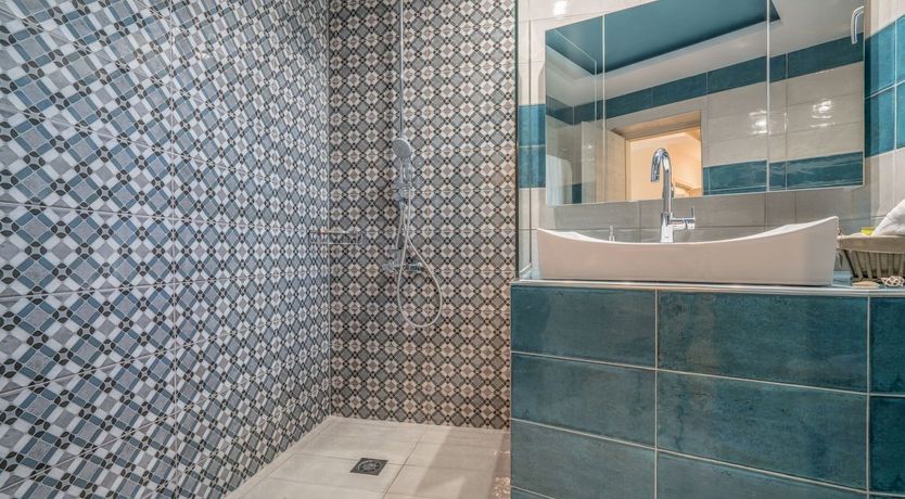 Photo of Sun-Hued Harmony