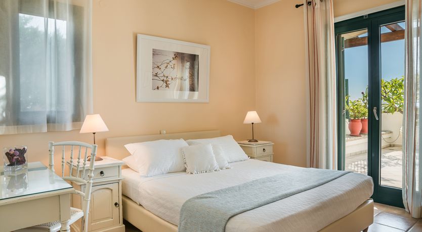 Photo of Honeycomb & White