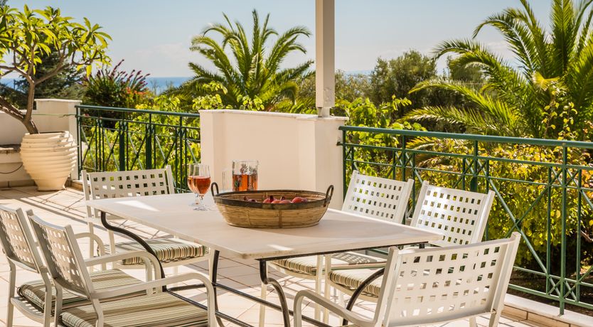 Photo of Honeycomb & White