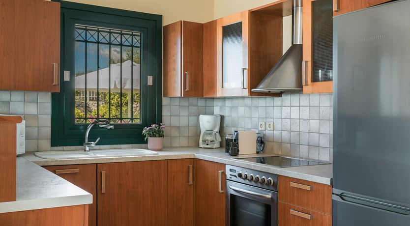 Photo of Honeycomb & White