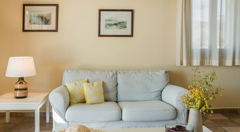 Photo of Honeycomb & White