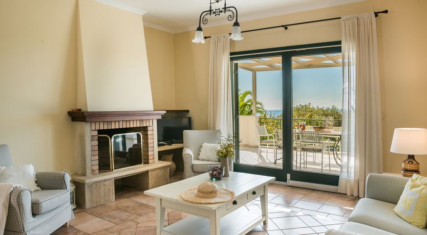 Photo of Honeycomb & White